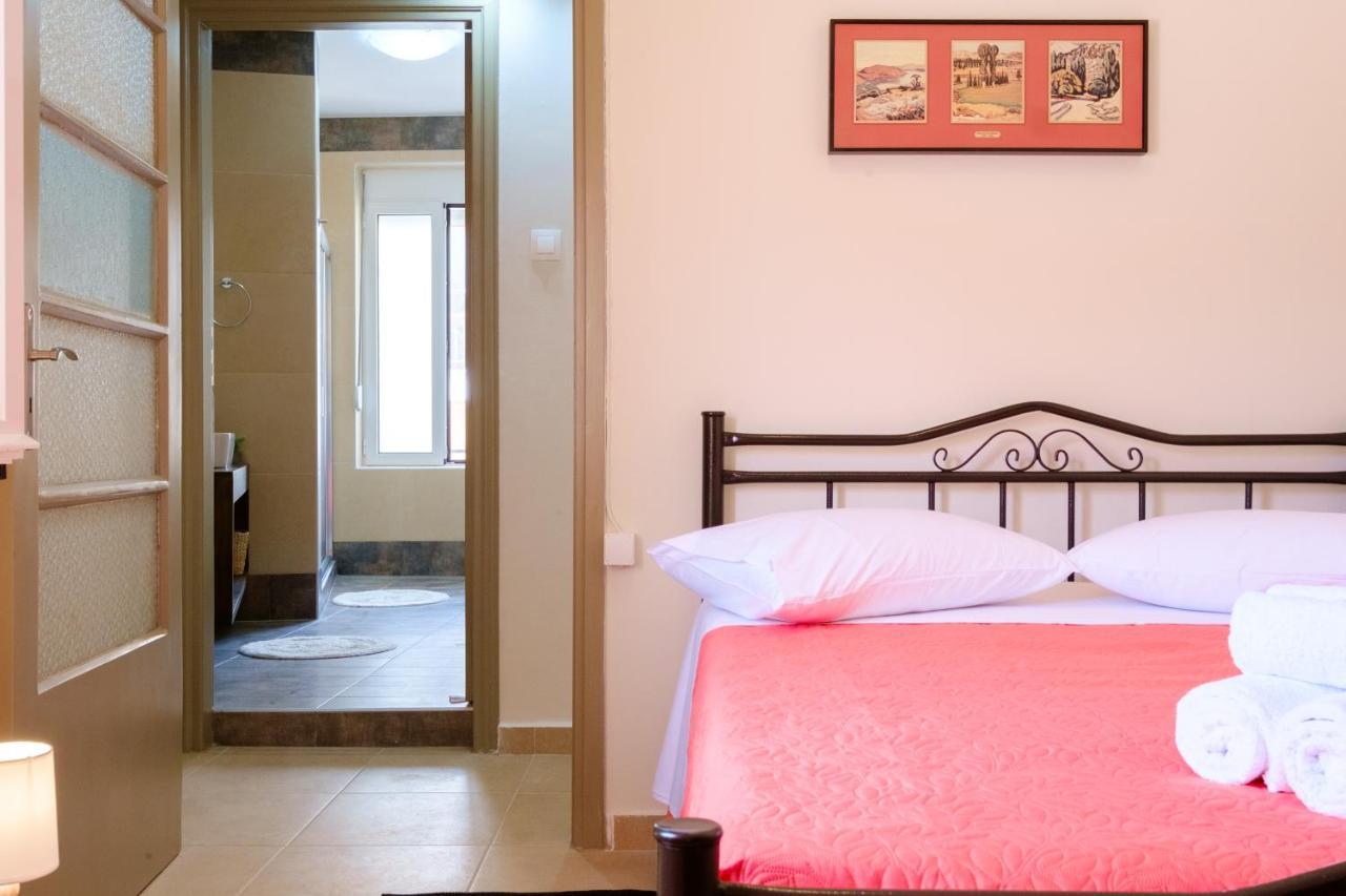 Home With Courtyard In Beating Heart Of Old Town! Chania  Bagian luar foto