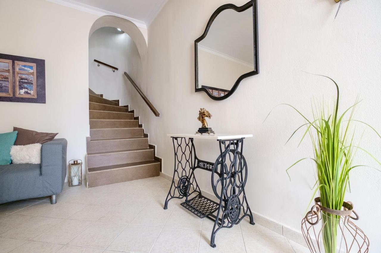 Home With Courtyard In Beating Heart Of Old Town! Chania  Bagian luar foto